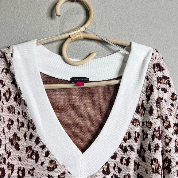 Vince Camuto Leopard Print Gold Metallic Long Cuffed Sweater V-Neck Plus 2X - Picture 3 of 13
